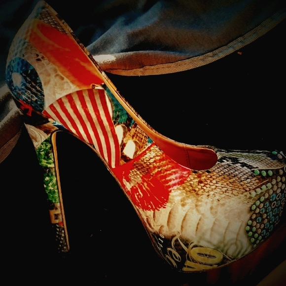 Size 6.5 SCENE 8 HEELS - Picture 1 of 1